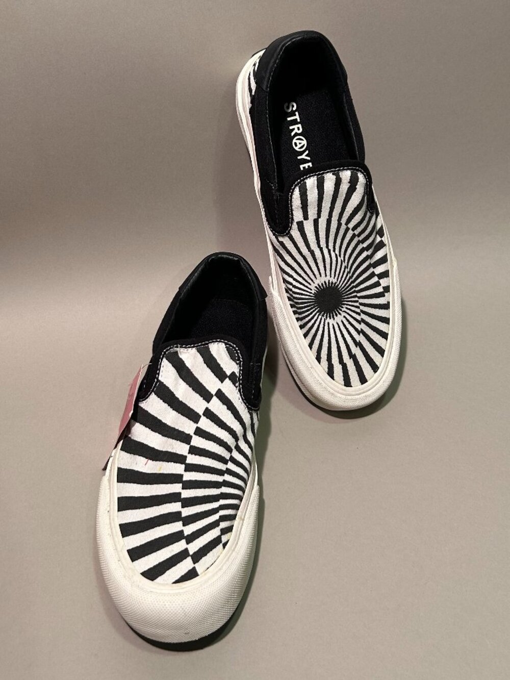 Straye Slip-On Sneaker in Optical Illusion Swirl Print